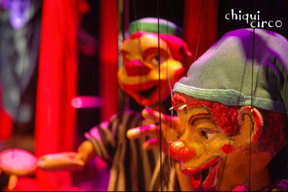 EL CIRCO DE LAS MARIONETAS